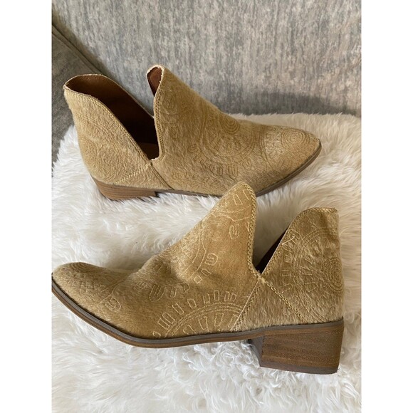 Mi.iM Gold Textured Calf Hair Western Leather Ankle Slip On Booties Sz-8 - Picture 1 of 12